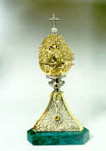 Paschal egg. 1994. Yellow gold, white gold, brilliants, emeralds, garnet, citrine, malachite, pearl.